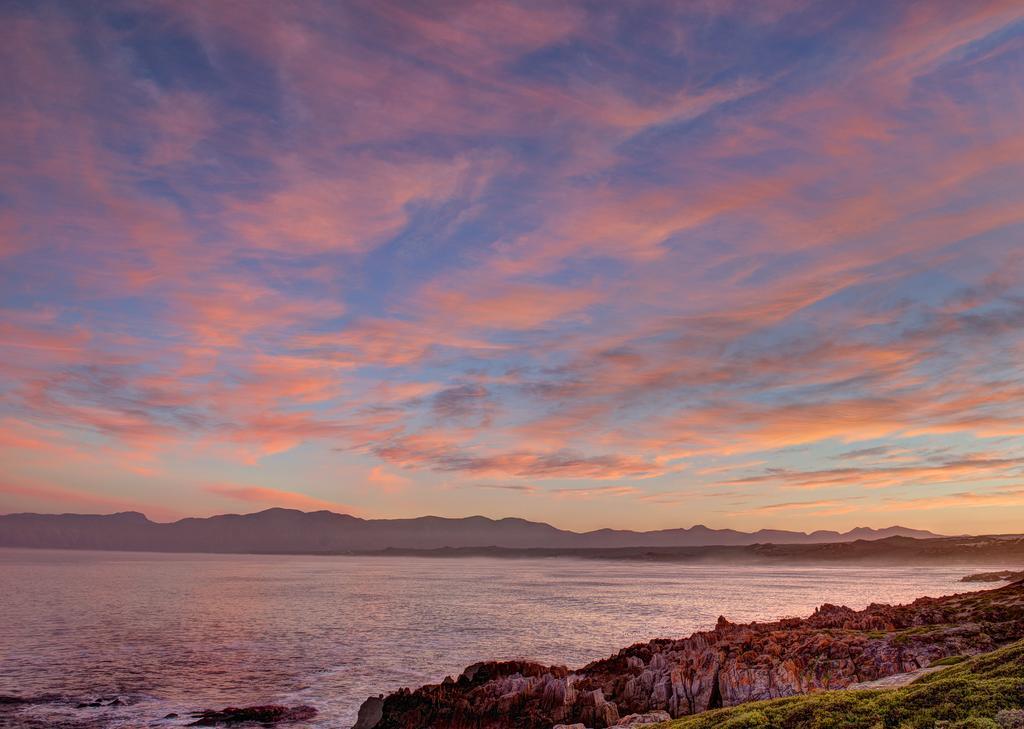 Whalesong Lodge Gansbaai Exterior photo