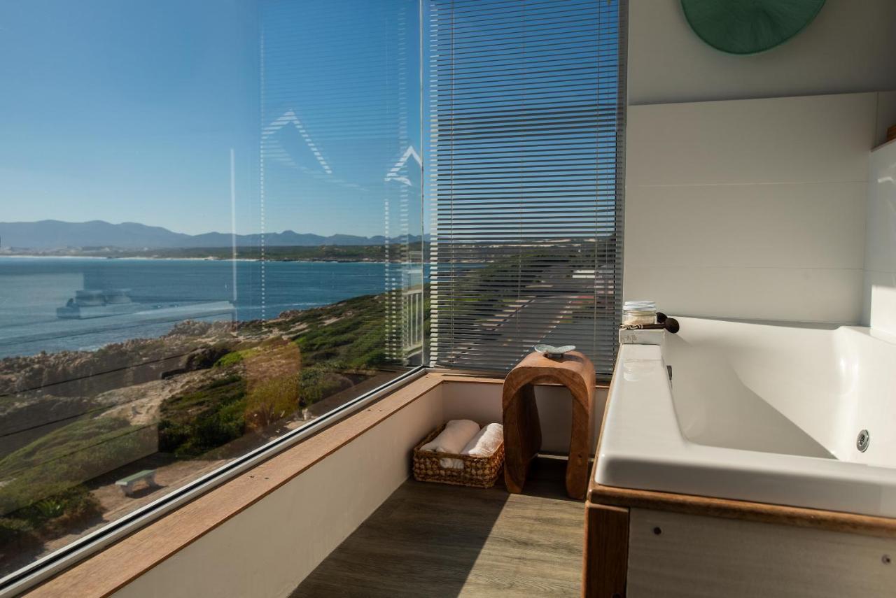 Whalesong Lodge Gansbaai Exterior photo