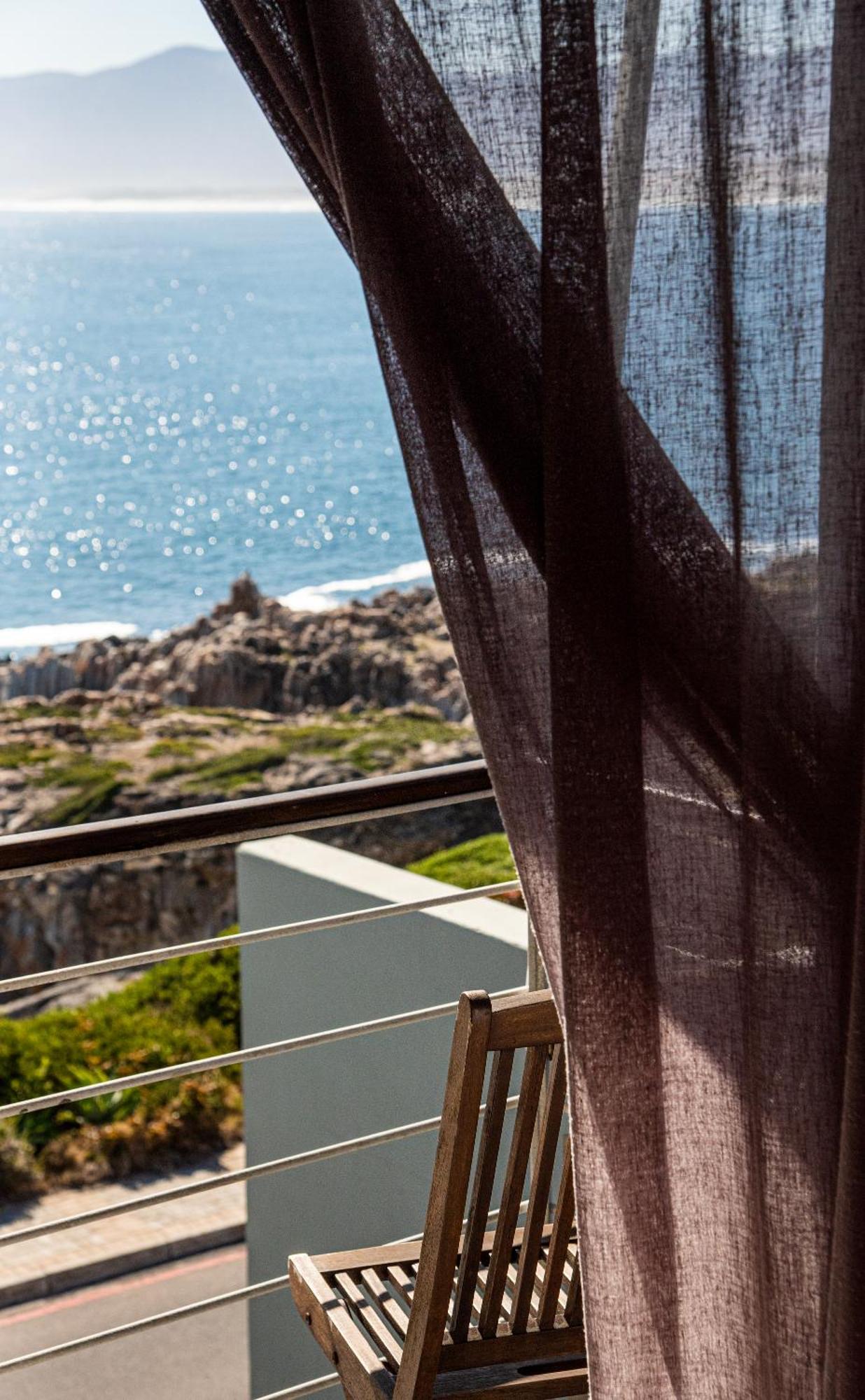 Whalesong Lodge Gansbaai Exterior photo