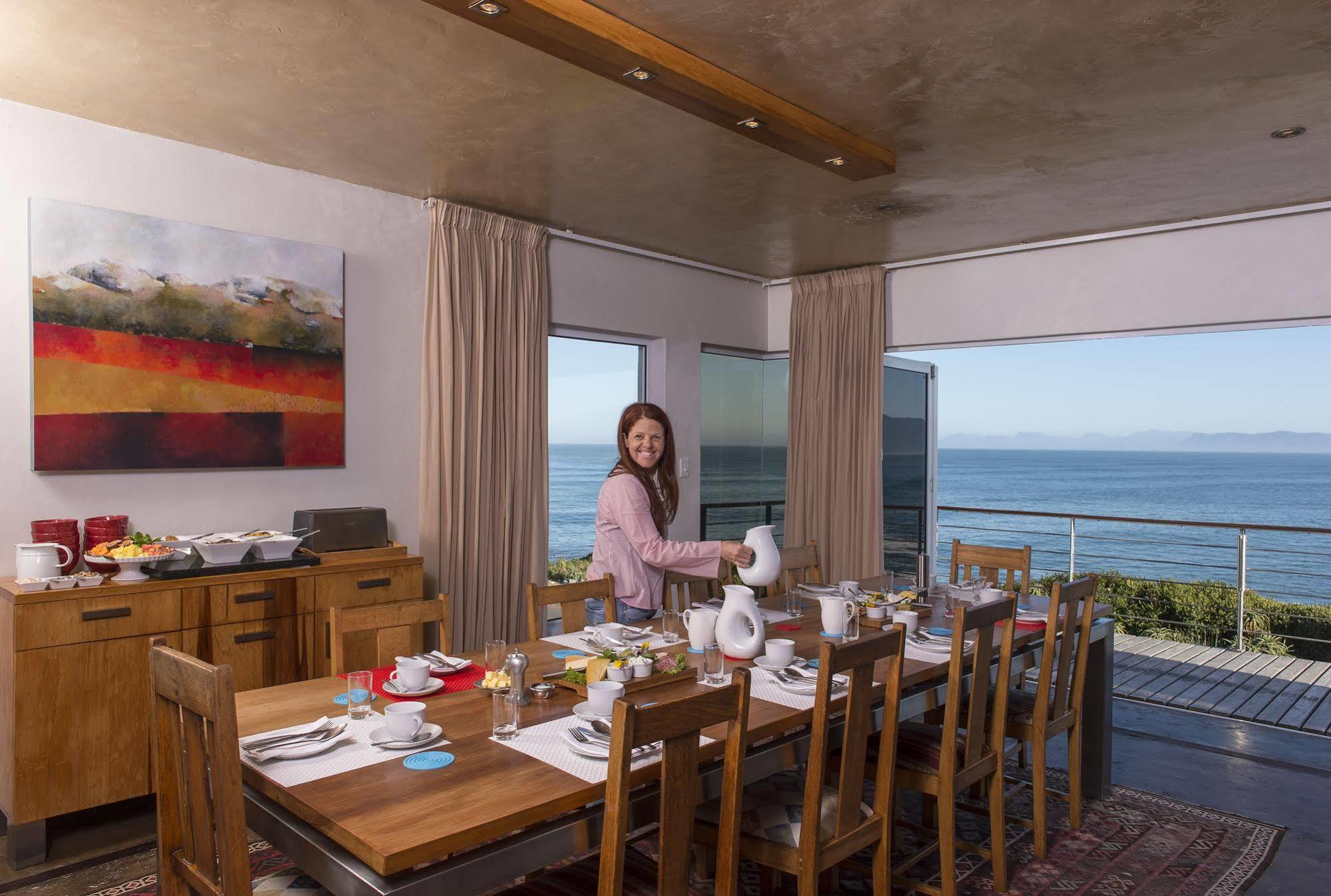 Whalesong Lodge Gansbaai Exterior photo