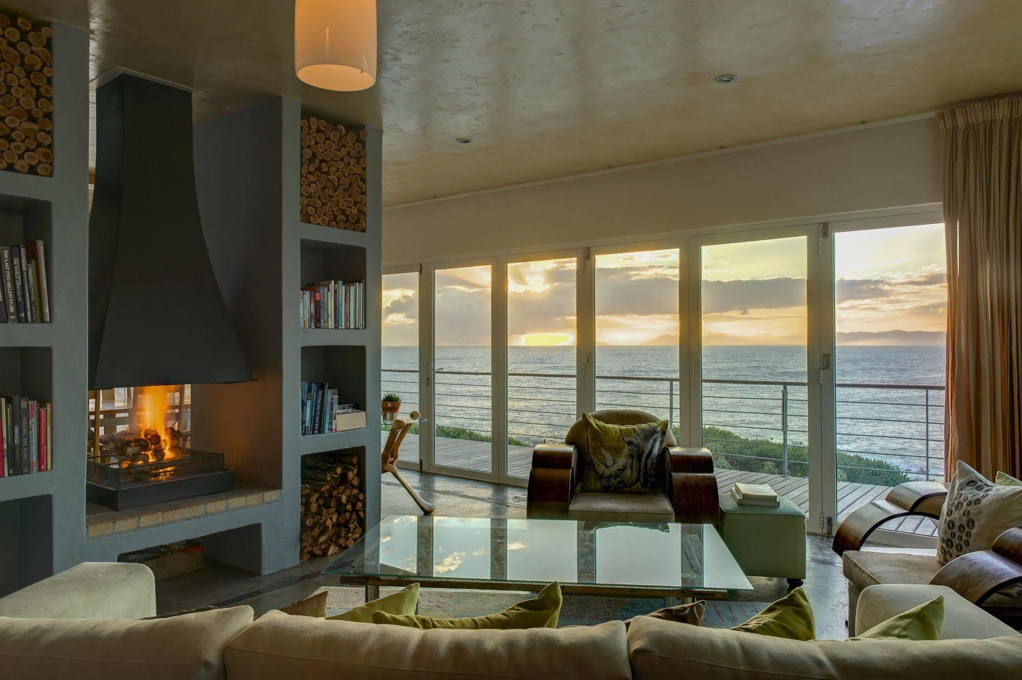 Whalesong Lodge Gansbaai Exterior photo