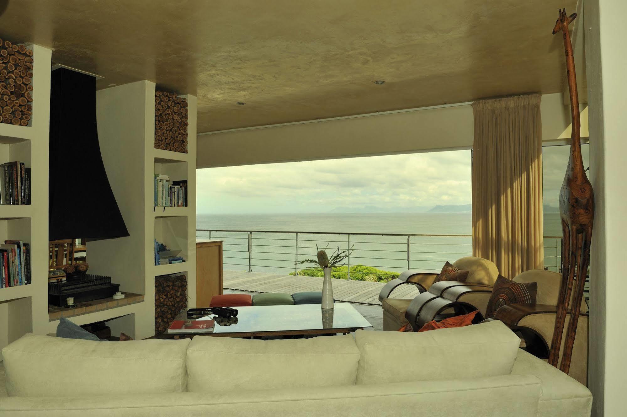 Whalesong Lodge Gansbaai Exterior photo