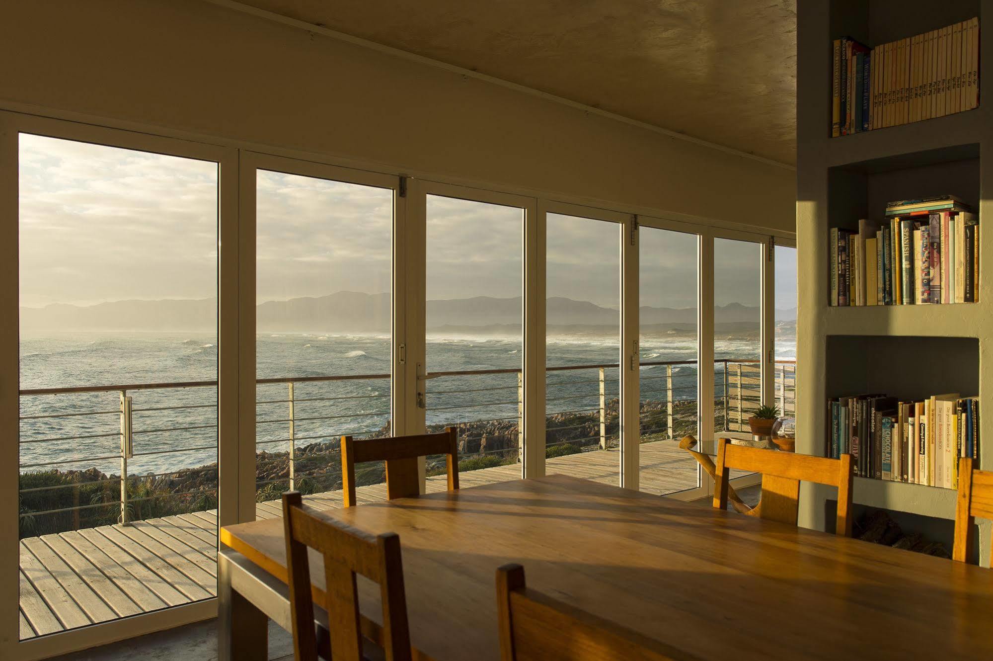 Whalesong Lodge Gansbaai Exterior photo